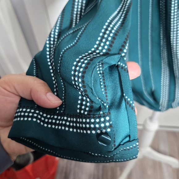 Worthington Woman Striped Cold Shoulder Faux Wrap Blouse Sz 0x - Picture 8 of 8